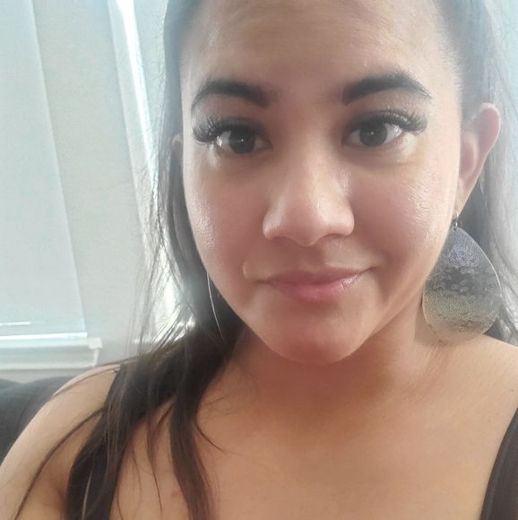 Meet your Posher - Picture 2 of 2